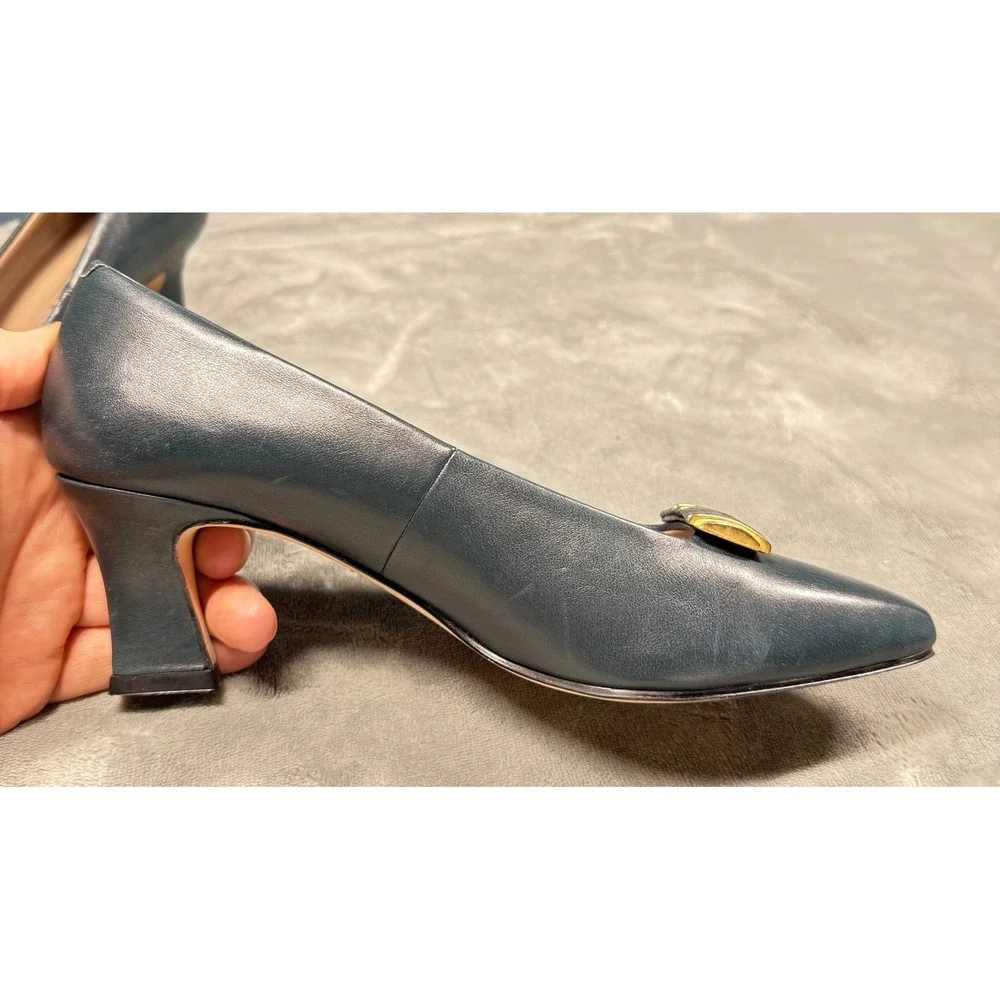 Caressa Pumps Womens 7N Navy Blue Leather Heels Gold Bow Buckle Career